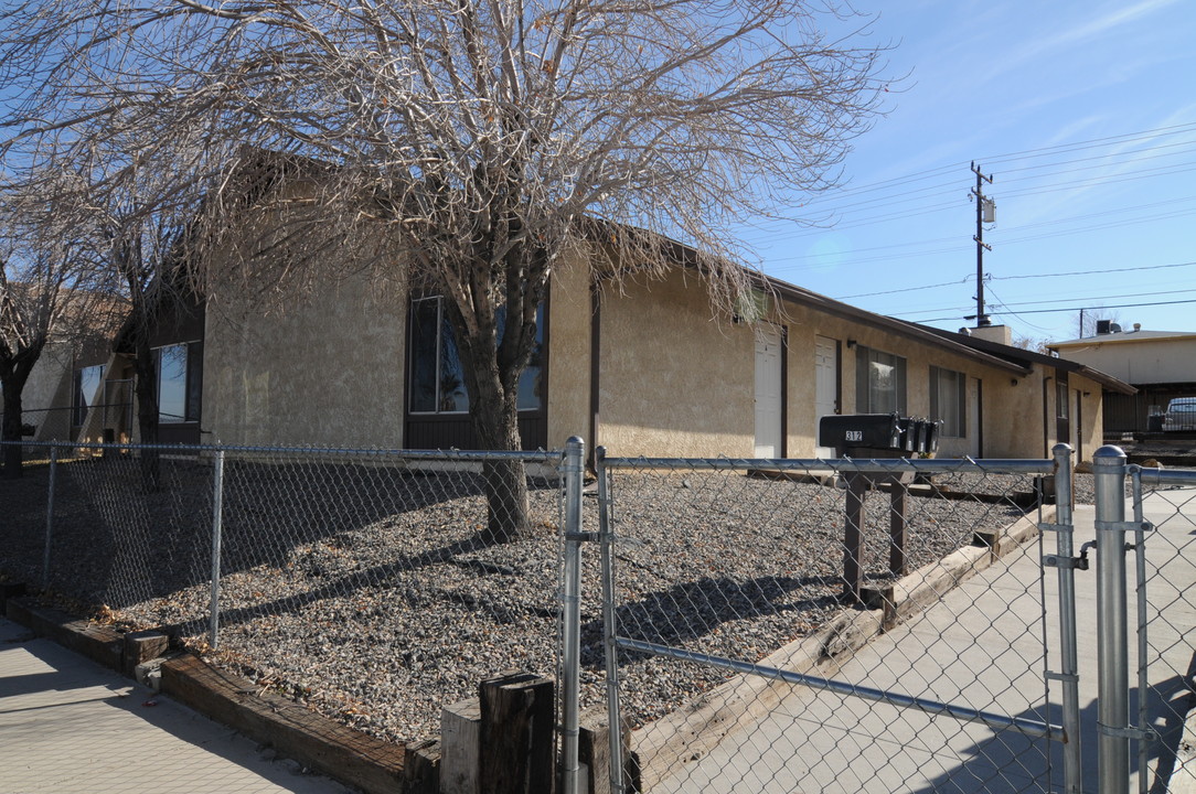 312 E Williams St in Barstow, CA - Building Photo