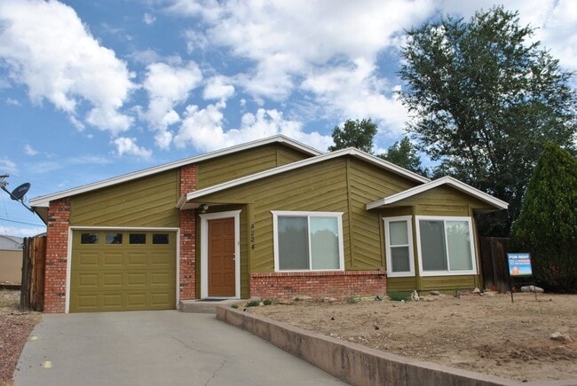 property at 4224 Applewood Dr