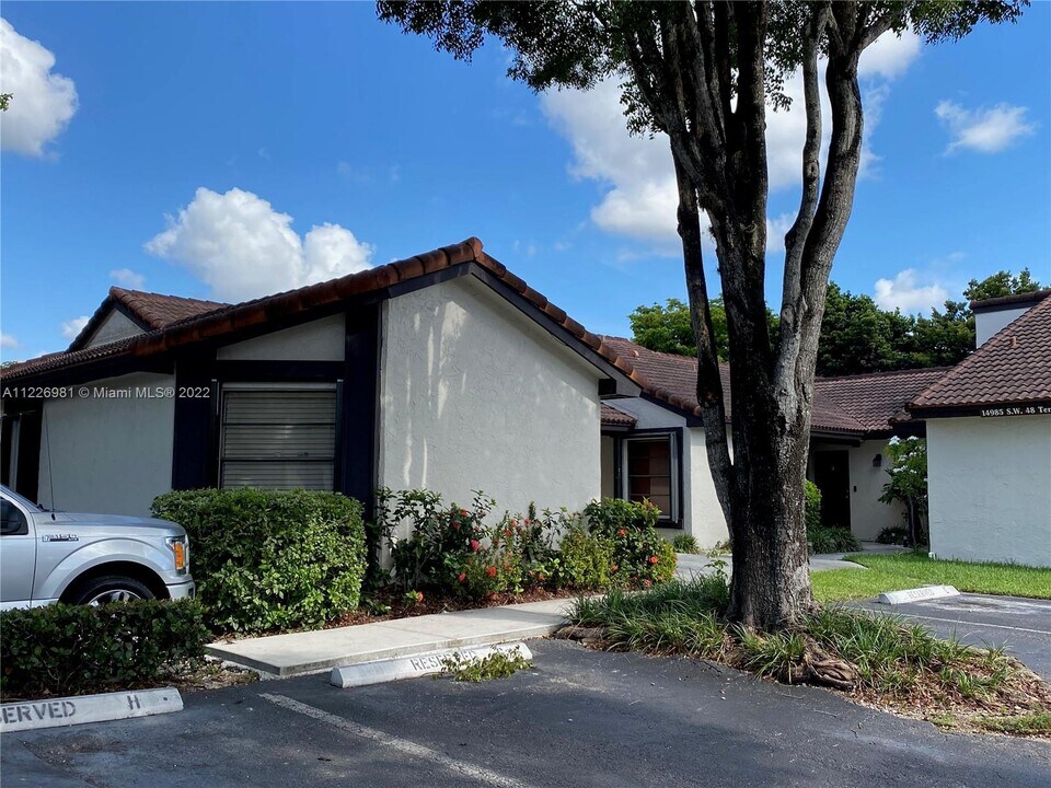 14985 SW 48th Terrace-Unit -26H in Miami, FL - Building Photo
