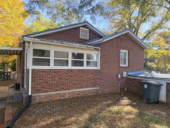 1828 Statesville Blvd in Salisbury, NC - Building Photo - Building Photo