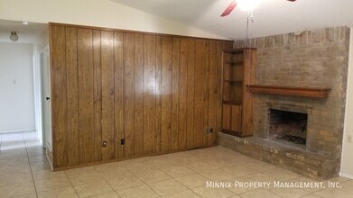 5909 16th St in Lubbock, TX - Building Photo - Building Photo