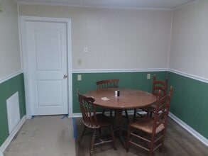 340 W Blue Ridge St in Pendleton, SC - Foto de edificio - Building Photo