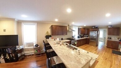 18 1st St in Quincy, MA - Building Photo - Building Photo