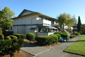 Los Gatos Apartments in Los Gatos, CA - Building Photo - Building Photo