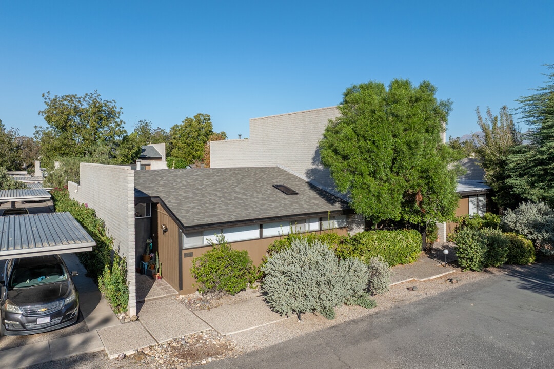 5701 E Glenn St in Tucson, AZ - Building Photo