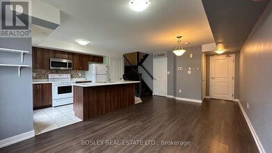 73-2315 SHEPPARD Ave in North York, ON - Building Photo - Building Photo