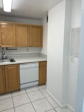 9310 Fontainebleau Blvd, Unit 505 in Miami, FL - Building Photo - Building Photo