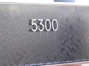 5300 Paseo Blvd in Doral, FL - Building Photo - Building Photo