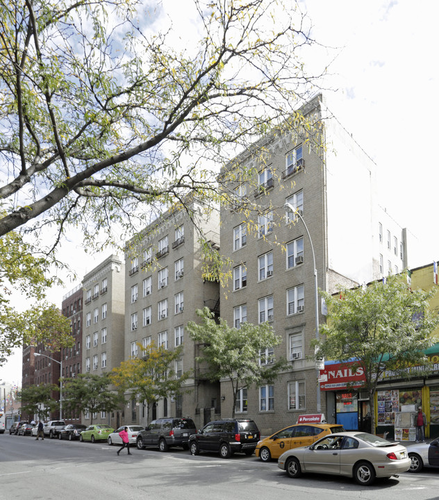 Vera Apartments in Bronx, NY - Building Photo