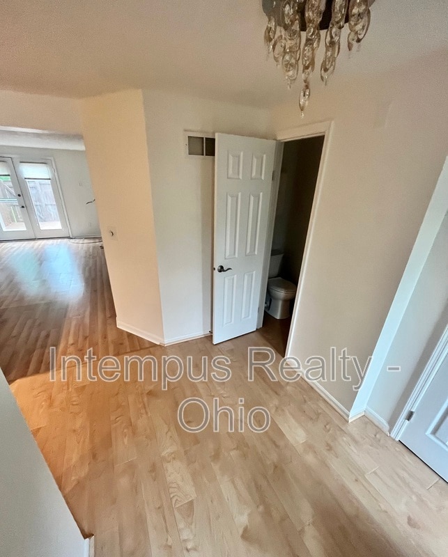 2071 Stratford Ct in Loveland, OH - Building Photo - Building Photo