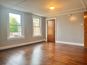 26 Halifax St, Unit 2 in Winslow, ME - Building Photo - Building Photo