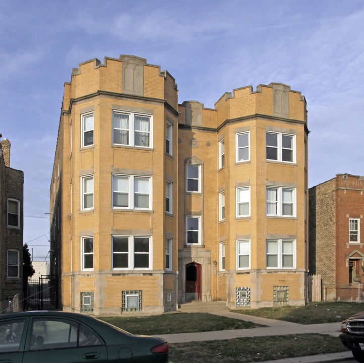 6036-6038 N Claremont Ave in Chicago, IL - Building Photo