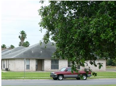 3710 Howard Dr in McAllen, TX - Foto de edificio - Building Photo