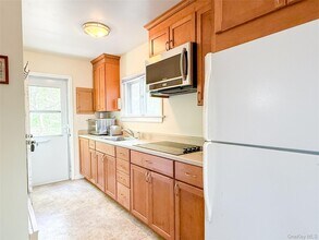 8515 Soundview Ave in Southold, NY - Building Photo - Building Photo