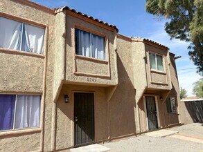 5244 W Lynwood St in Phoenix, AZ - Building Photo - Building Photo