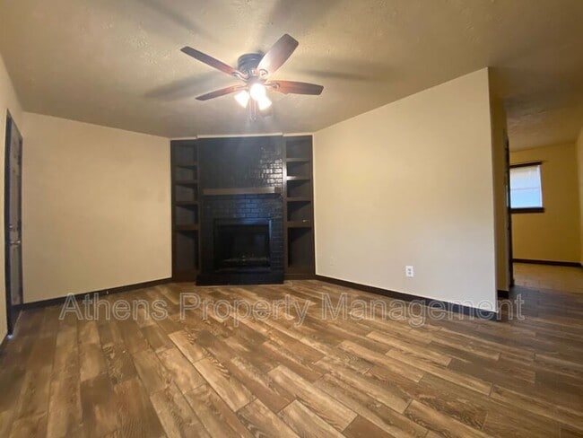 1033 Alpine Ct in Athens, GA - Building Photo - Building Photo