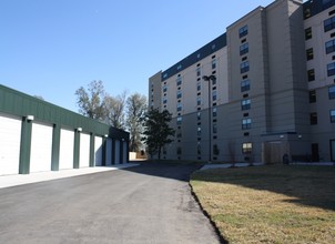 Garden Oaks Tower in New Orleans, LA - Building Photo - Building Photo