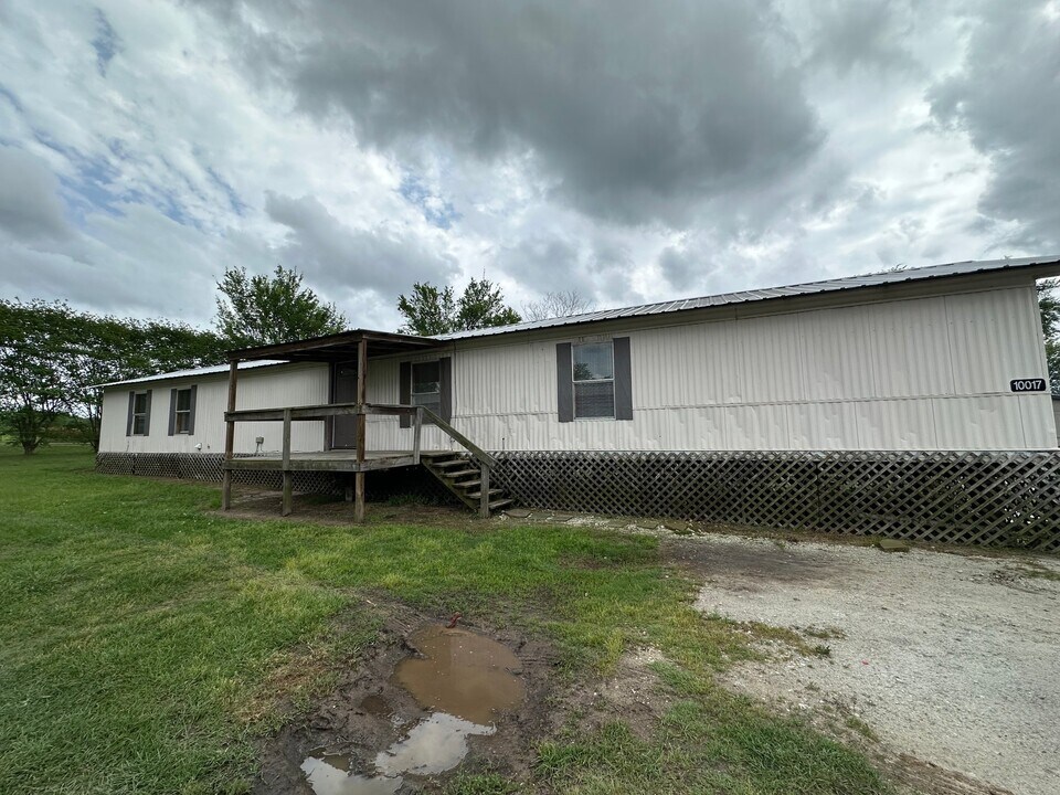 10017 Wrangler Wy in Midway, TX - Building Photo
