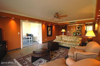 5136 N 31st Pl-Unit -635 in Phoenix, AZ - Foto de edificio - Building Photo