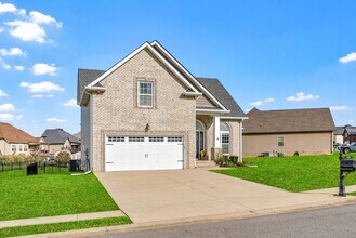1172 Upland Terrace in Clarksville, TN - Building Photo - Building Photo