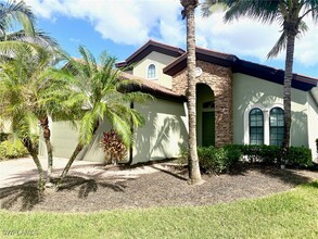 26151 St Michael Ln in Bonita Springs, FL - Foto de edificio - Building Photo