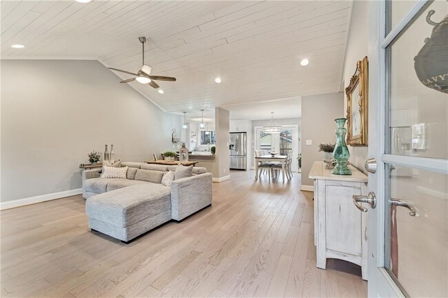5235 Lanier Ln in Cumming, GA - Building Photo - Building Photo