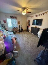 1543 Porchet Way-Unit -Apt 3 in Fairbanks, AK - Building Photo - Building Photo