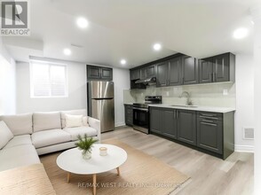 72 Sedgegrass Way in Brampton, ON - Building Photo - Building Photo