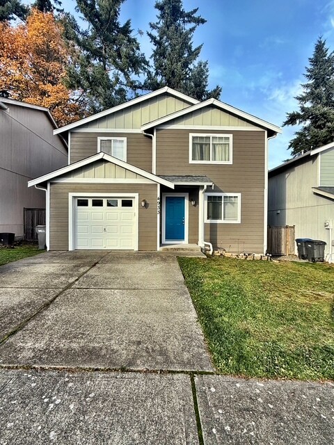 4933 Bowwood Cir NE in Bremerton, WA - Building Photo