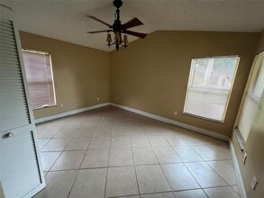 13624 Laraway Dr in Riverview, FL - Building Photo - Building Photo