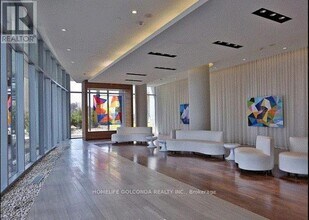 70 Forest Manor Rd in Toronto, ON - Building Photo - Building Photo