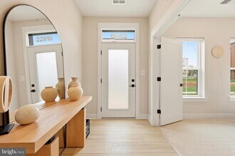 22810 Tawny Pne Sq in Brambleton, VA - Building Photo - Building Photo