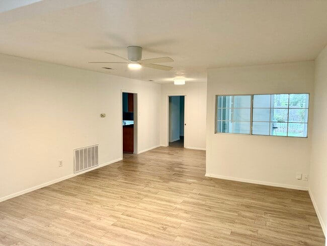 3914 Ella Blvd in Houston, TX - Building Photo - Building Photo