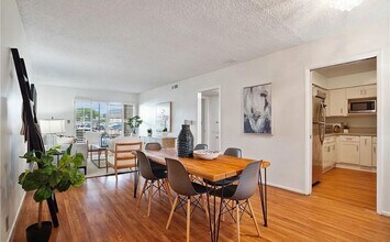 215 N Kenwood St in Glendale, CA - Building Photo - Building Photo