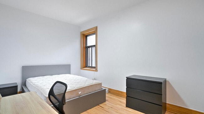 4278 Sherbrooke Rue O in Westmount, QC - Building Photo - Building Photo