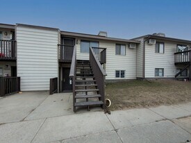 1407 Eagles Nest Cir in Gillette, WY - Building Photo