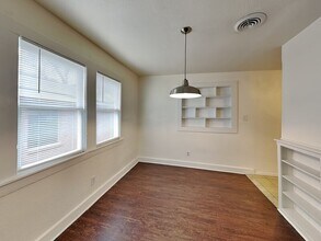 2911 Ryan Ave in Fort Worth, TX - Building Photo - Building Photo