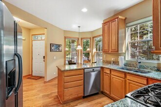 292 Jennifer Ct in Gurnee, IL - Building Photo - Building Photo