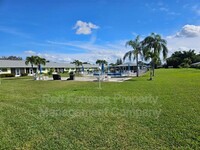 6761 Lake McGregor Cir in Ft. Myers, FL - Foto de edificio - Building Photo