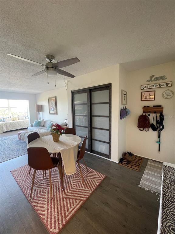 100 Waverly Way in Clearwater, FL - Building Photo - Building Photo
