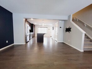 16027-16013 13 Ave SW in Edmonton, AB - Building Photo - Building Photo