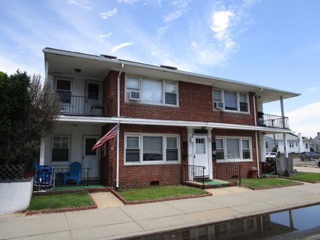 property at 725 E Broadway