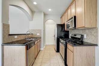 8908 Minola Oaks Dr in Houston, TX - Building Photo - Building Photo