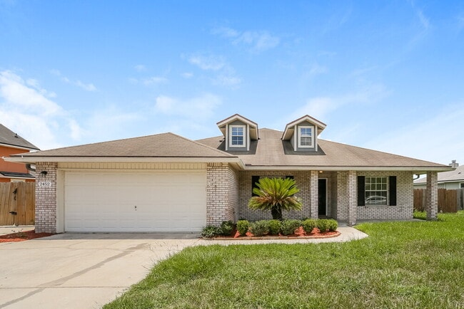 property at 2452 Royal Pointe Dr