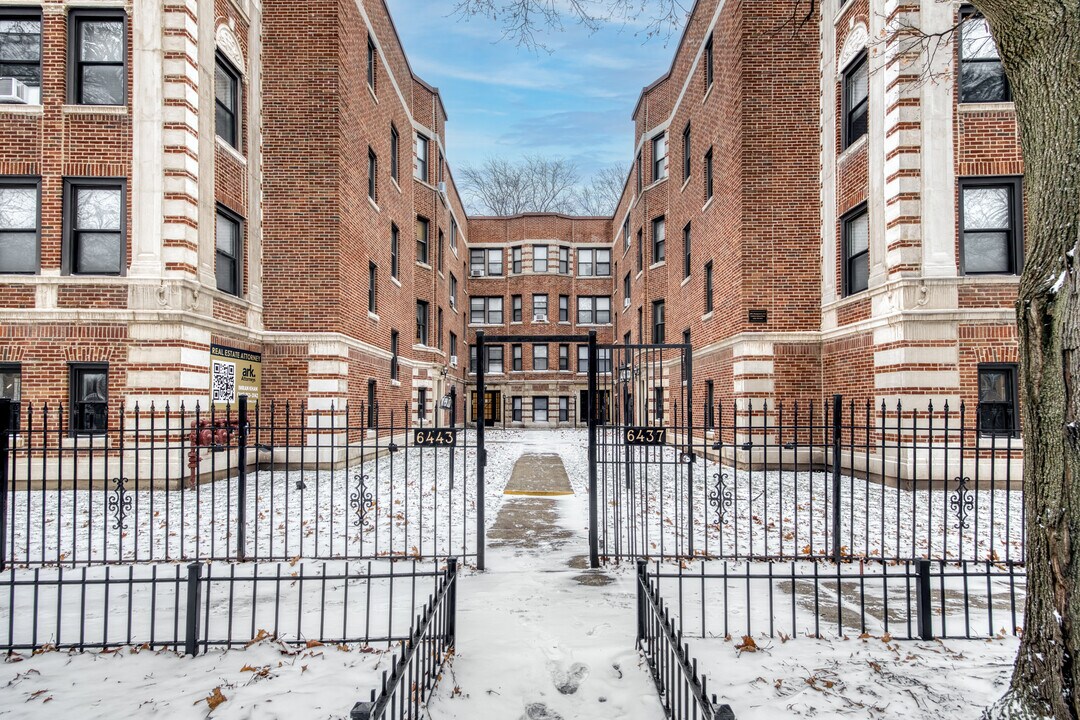 6441 N Hamilton Ave in Chicago, IL - Building Photo