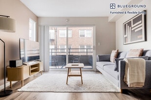 526 Yale Ave N in Seattle, WA - Building Photo