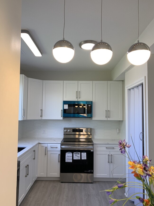 43712 Alameda Dr in Chilliwack, BC - Building Photo - Building Photo