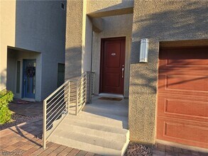 8083 Haywood Estate Ave in Las Vegas, NV - Building Photo - Building Photo