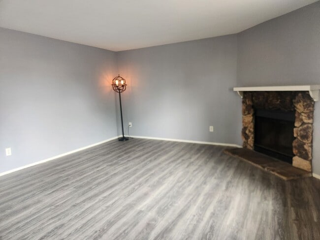 701 Blair Pl in Santa Rosa, CA - Building Photo - Building Photo