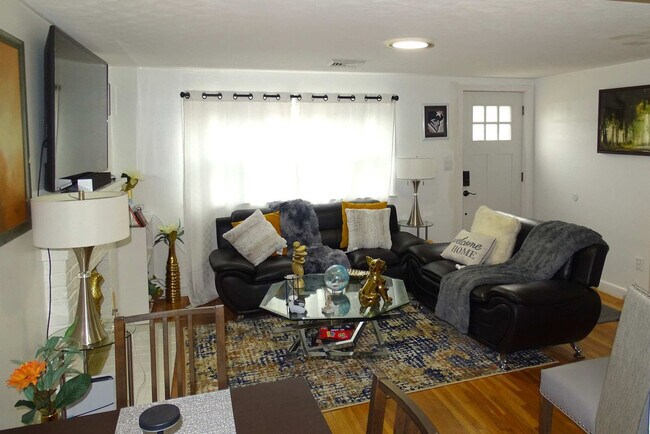 7 Scannell Rd in Randolph, MA - Building Photo - Building Photo